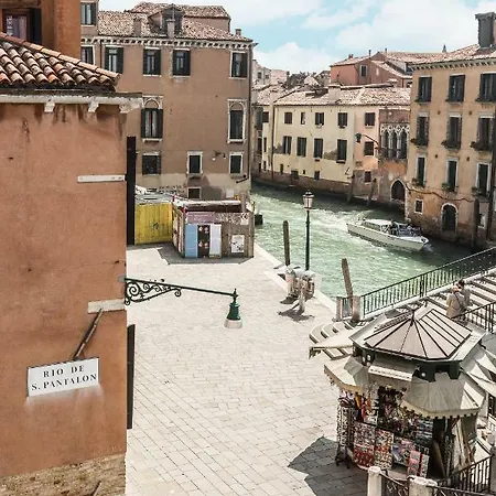 Ca' Pantalon Terrace Apartament *